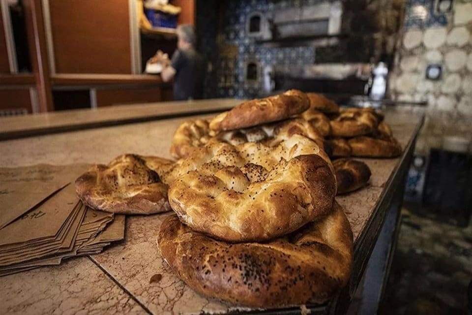 Ramazan pidesi fiyatları &ouml;n&uuml;m&uuml;zdeki hafta başında belli olacak.&nbsp;T&uuml;rkiye Fırıncılar Federasyonu