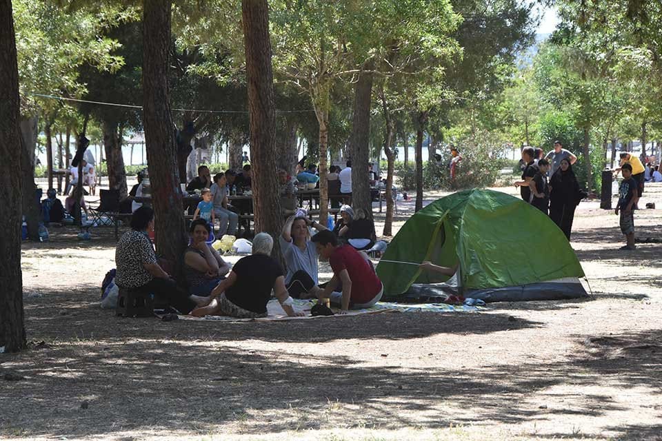 İzmir, 1 Temmuz itibariyle, sokağa &ccedil;ıkma kısıtlamasının olmadığı ilk pazar