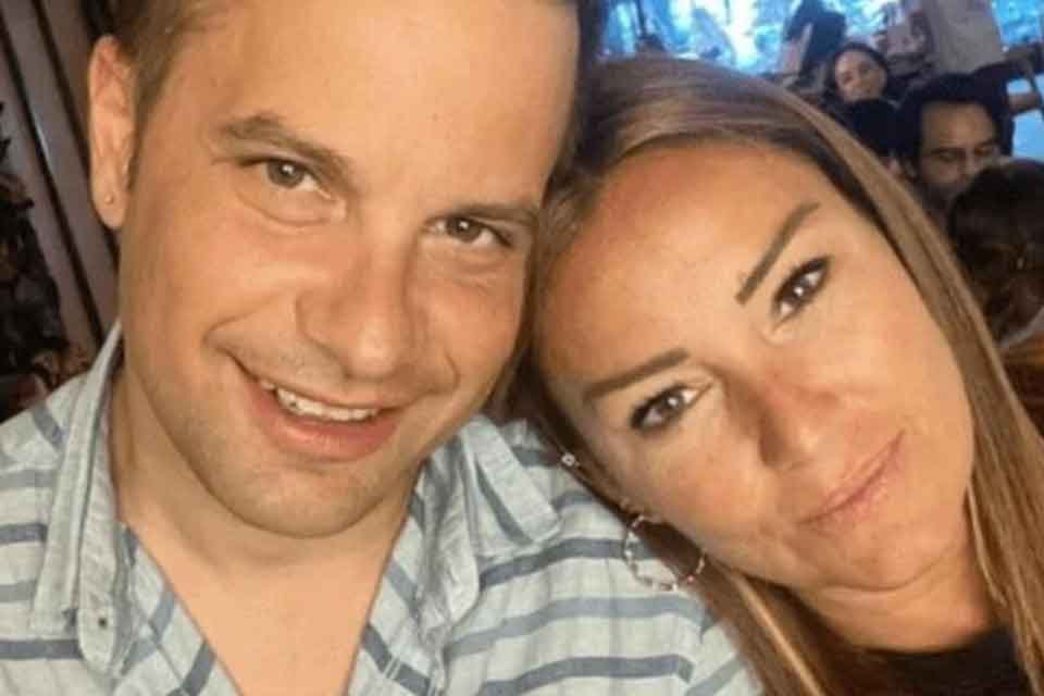 Mutlu evlilikleriyle anılan&nbsp;Pınar Altuğ&nbsp;ve&nbsp;Yağmur Atacan&nbsp;&ccedil;iftinden yeni yılda hayranlarını&nbsp;&uuml;zen haber&nbsp;geldi. Uzun