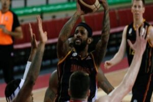 ING Basketbol Süper Ligi’nde uzun süre ikinci sırada yer aldıktan