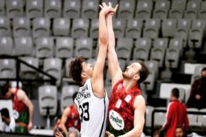 ING Basketbol S&uuml;per Ligi ekiplerinden Pınar Karşıyaka'nın başantren&ouml;r&uuml; Ufuk Sarıca,