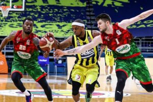 ING Basketbol Süper Ligi'nde Antrenör Ufuk Sarıca yönetiminde şampiyon olduğu