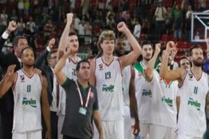 T&uuml;rkiye Sigorta Basketbol S&uuml;per Ligi'nde ilk hafta ma&ccedil;ında evinde ligin