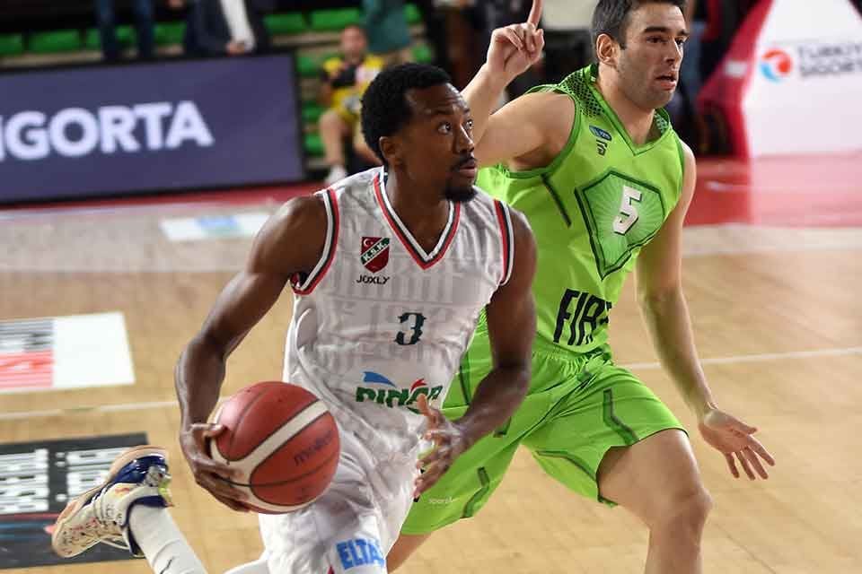 T&Uuml;RKİYE Sigorta Basketbol S&uuml;per Ligi'nde Pınar Karşıyaka forması giyen ABD'li
