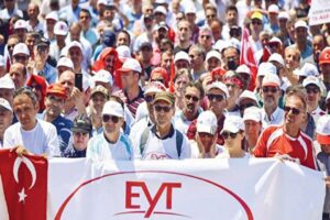 Emeklilikte yaşa takılanlarla (EYT) ilgili bu yıl sonu&ccedil;lanması beklenen &ccedil;alışmalar