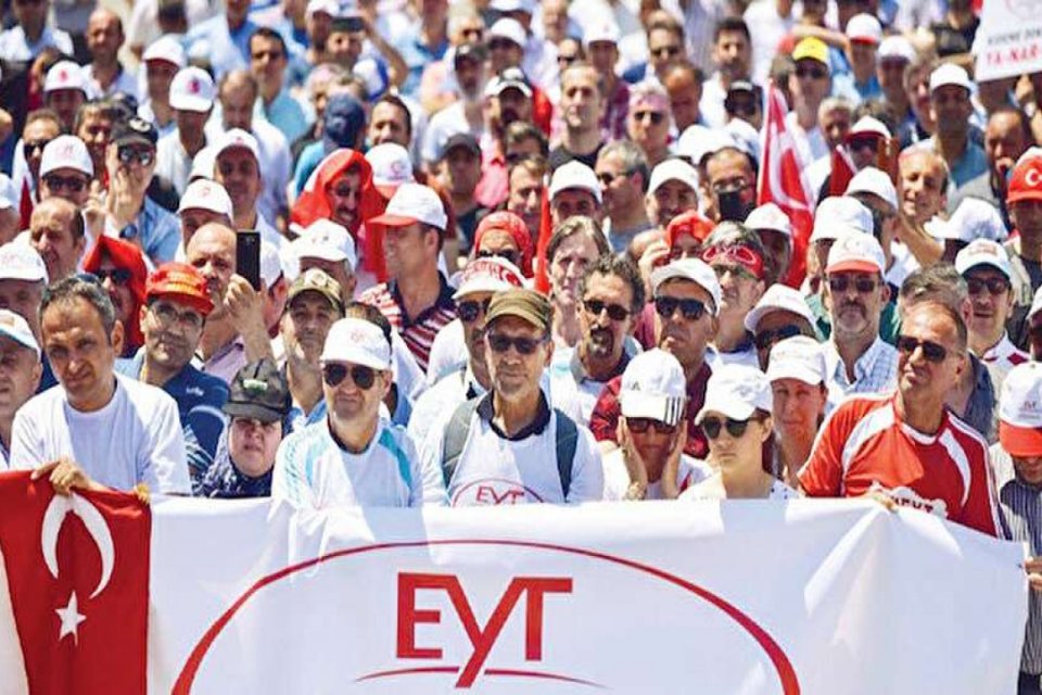 Emeklilikte yaşa takılanlarla (EYT) ilgili bu yıl sonu&ccedil;lanması beklenen &ccedil;alışmalar