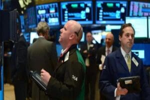 K&uuml;resel piyasalarda ABD Merkez Bankası'nın (Fed) para politikasına ilişkin belirsizliklerle