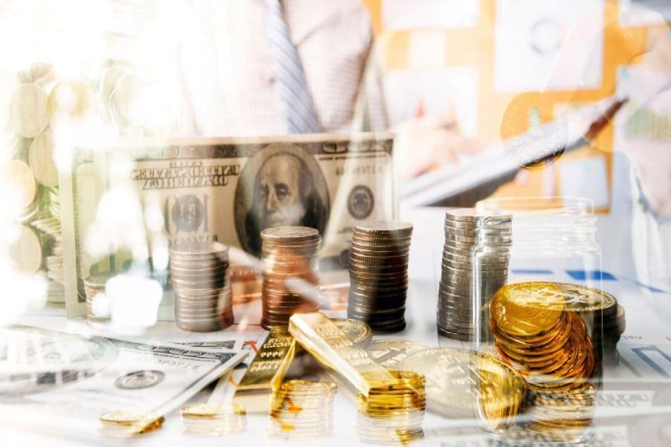 Fed'in sıkı duruşunu koruyacağı beklentileri doları altın ve euro karşısında