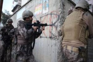 Mersin'de ter&ouml;r &ouml;rg&uuml;t&uuml; PKK/KCK'ya y&ouml;nelik operasyonda 11 ş&uuml;pheli i&ccedil;in g&ouml;zaltı