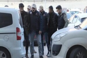 Eskişehir'de ter&ouml;r &ouml;rg&uuml;t&uuml; PKK/KCK'ya y&ouml;nelik operasyonda 2 ş&uuml;pheli, polisin operasyonu
