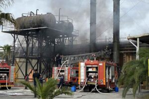 MANİSA'nın Yunusemre il&ccedil;esindeki Organize Sanayi B&ouml;lgesi'nde faaliyet g&ouml;steren plastik fabrikasının