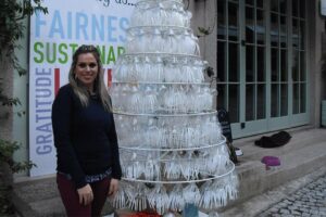 İzmir'in Çeşme ilçesinde bir butik otel personelinin temizlik kampanyası kapsamında