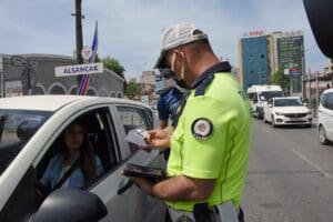 İZMİR'de, bayram s&uuml;resince 449 trafik polisi kent genelindeki 263 noktada
