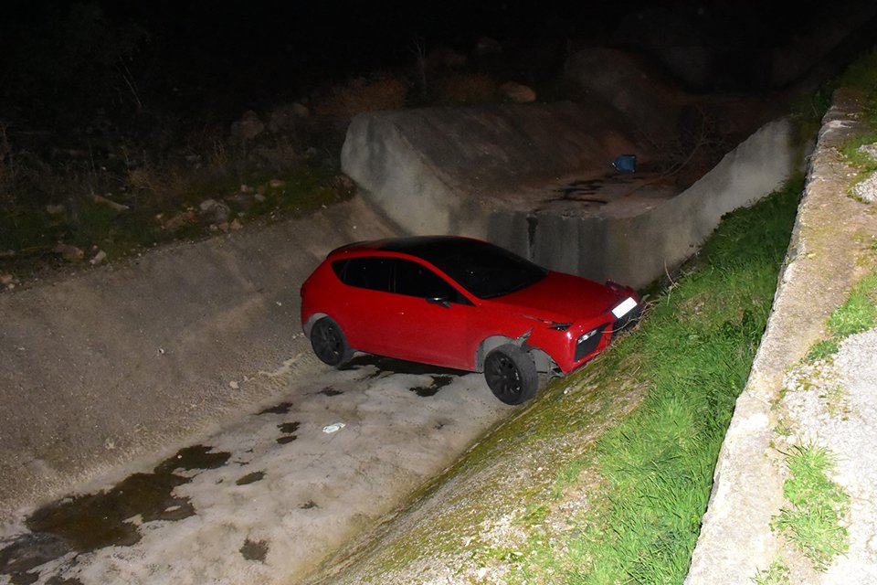 İzmir'in Çiğli ilçesinde, iddiaya göre ağabeyine ait otomobili gizlice alarak