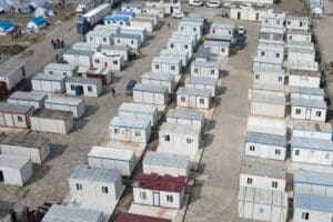 Prefabrik yapı ve konteynerlerin, depremden etkilenen 10 ilde afetzedeler ile