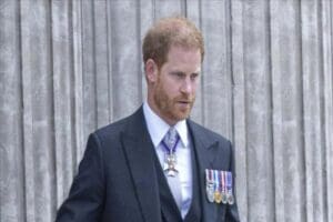 İngiliz Kraliyet ailesinden ayrılarak ABD'ye yerleşen Sussex D&uuml;k&uuml; Prens Harry,