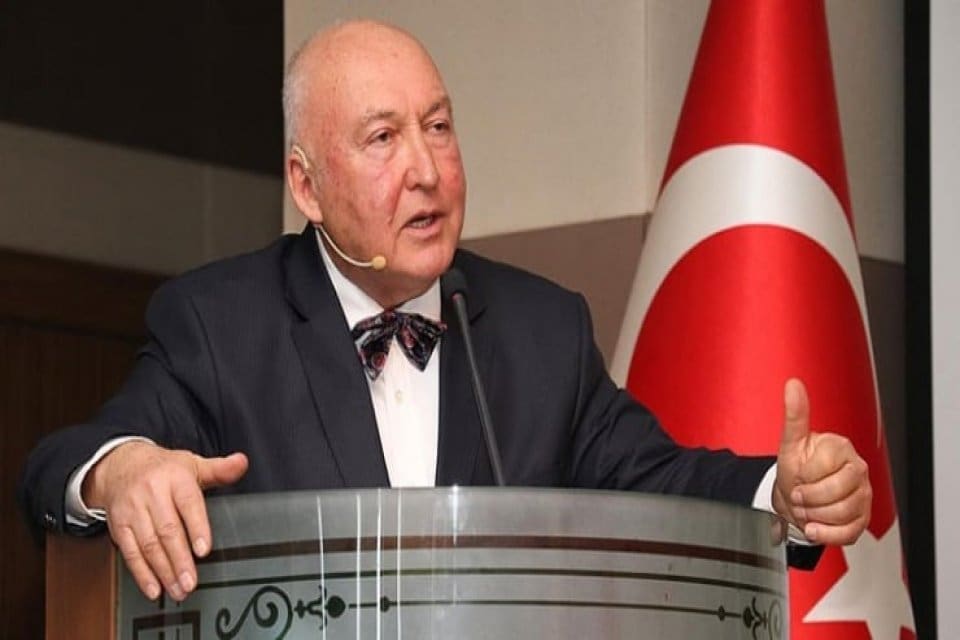 Jeofizik Y&uuml;ksek M&uuml;hendisi Prof. Dr. &Ouml;vg&uuml;n Ahmet Ercan, sosyal medya