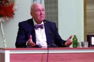 Jeofizik Y&uuml;ksek M&uuml;hendisi Prof. Dr. &Ouml;vg&uuml;n Ahmet Ercan, sıvılaşmış kaygan