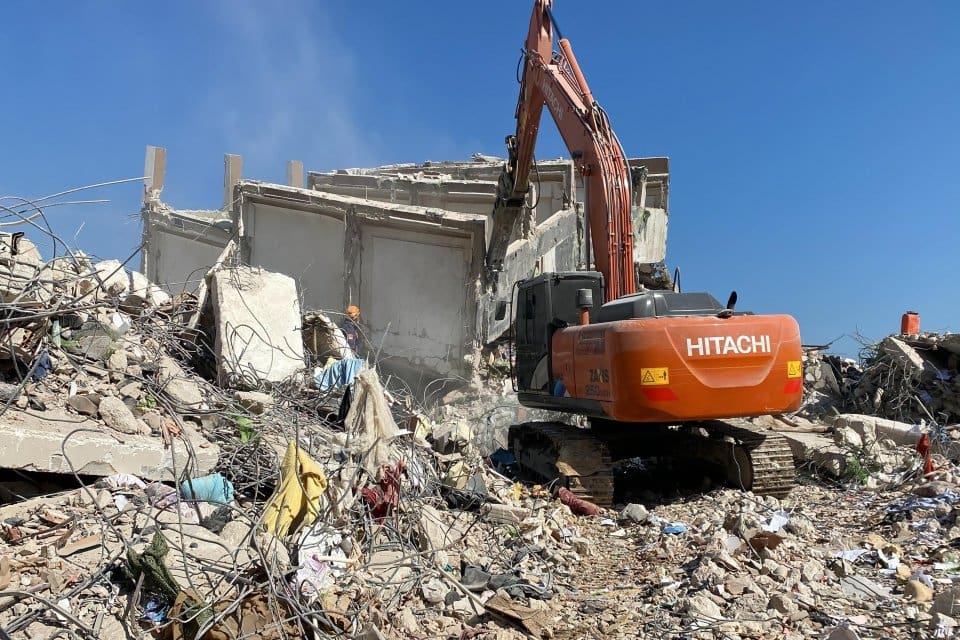 Kahramanmaraş merkezli depremler sonrası uzmanlar, enkazdan &ccedil;ıkan asbest tehlikesine ilişkin