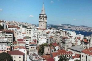 Jeofizik m&uuml;hendisi deprem bilimci Prof.Dr.&nbsp;Haluk Eyidoğan, Marmara Denizi'nin i&ccedil;inden ge&ccedil;en