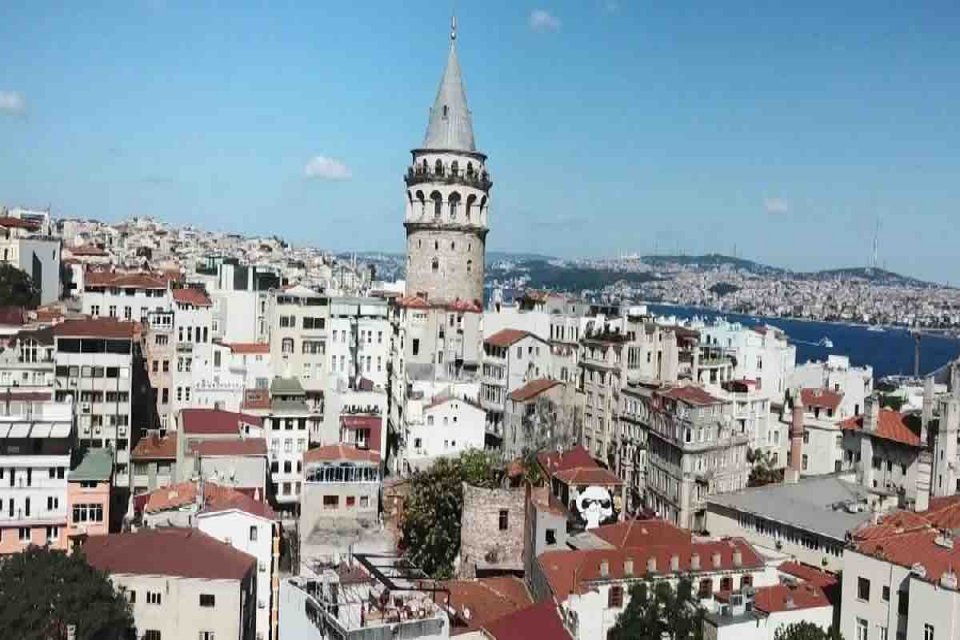 Jeofizik m&uuml;hendisi deprem bilimci Prof.Dr.&nbsp;Haluk Eyidoğan, Marmara Denizi'nin i&ccedil;inden ge&ccedil;en