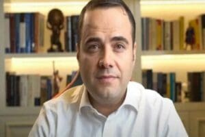 "H&uuml;k&uuml;metin faiz inadı enflasyonu &ccedil;ıldırttı" diyen Prof. Dr. Demirtaş, "Sonunda