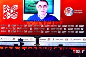 İkinci Y&uuml;zyılın İktisat Kongresi&rsquo;nde konuşan Davranış Bilimi Uzmanı Prof. Dr.