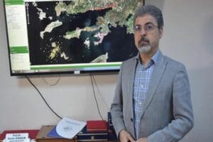 İzmir Dokuz Eyl&uuml;l &Uuml;niversitesi Deprem Araştırma ve Uygulama Merkezi M&uuml;d&uuml;r&uuml;