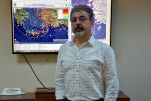 İzmir Dokuz Eylül Üniversitesi (DEÜ) Deprem Araştırma ve Uygulama Merkezi