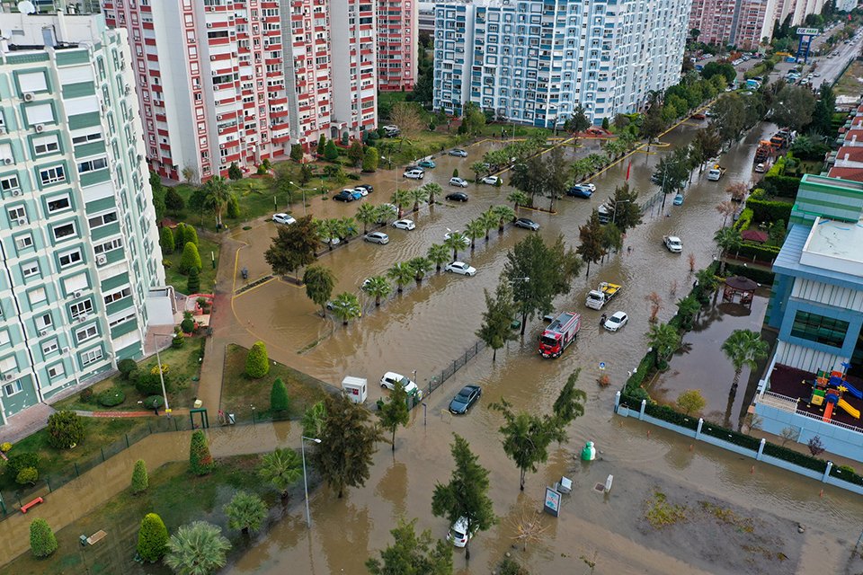 İzmir Dokuz Eylül Üniversitesi (DEÜ) Deprem Araştırma ve Uygulama Merkezi