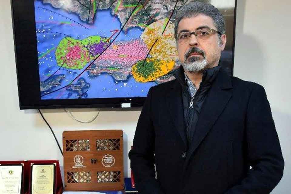 Dokuz Eyl&uuml;l &Uuml;niversitesi (DE&Uuml;)&nbsp;Deprem&nbsp;Araştırma ve Uygulama Merkezi (DAUM) M&uuml;d&uuml;r&uuml; ve