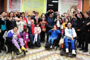 Seçim çalışmalarına Balçova’da devam eden Prof.Dr. Yüksel Taşkın, Atatürkçü Düşünce