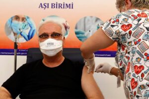 Sağlık Bakanlığı Bilim Kurulu Üyesi Prof. Dr. Tevfik Özlü, Türkiye'nin aşı konusunda