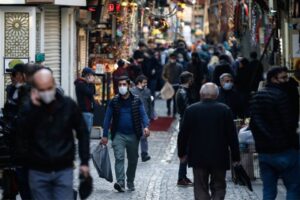 Prof. Dr. Tevfik Özlü, toplumun yüzde 60-70’i aşılanabilirse yaza kadar