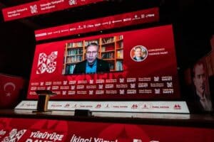 İkinci Y&uuml;zyılın İktisat Kongresi&rsquo;nin &uuml;&ccedil;&uuml;nc&uuml; g&uuml;n&uuml;nde konuşan sosyolog Prof. Dr.