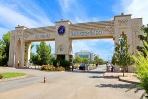 Akdeniz &Uuml;niversitesi (A&Uuml;) Su &Uuml;r&uuml;nleri Fak&uuml;ltesi'nden Prof. Dr. Mehmet G&ouml;koğlu,