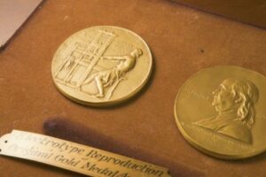 D&uuml;nyanın en prestijli gazetecilik &ouml;d&uuml;lleri arasında g&ouml;sterilen Pulitzer, sahiplerini buldu.