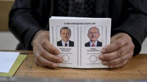 CHP İstanbul İl Başkanlığı, seçimde yaşanabilecek tüm olumsuzluklara karşı telefon