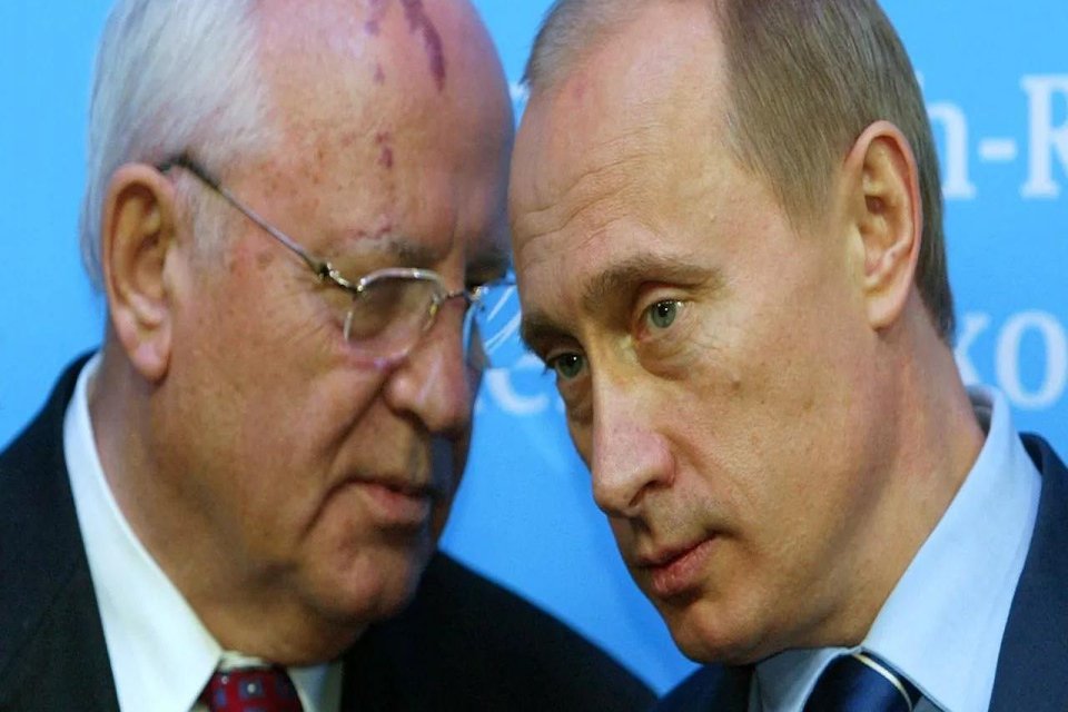Rusya Devlet Başkanı Vladimir Putin'in SSCB'nin son lideri Mihail Gorba&ccedil;ov'un