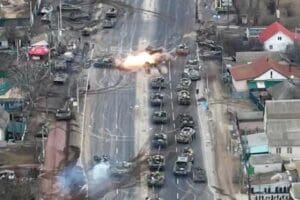Rusya'nın Ukrayna'yı işgalinin 15'inci g&uuml;n&uuml;nde Rus birliklerin başkent Kiev'e kilometrelerce