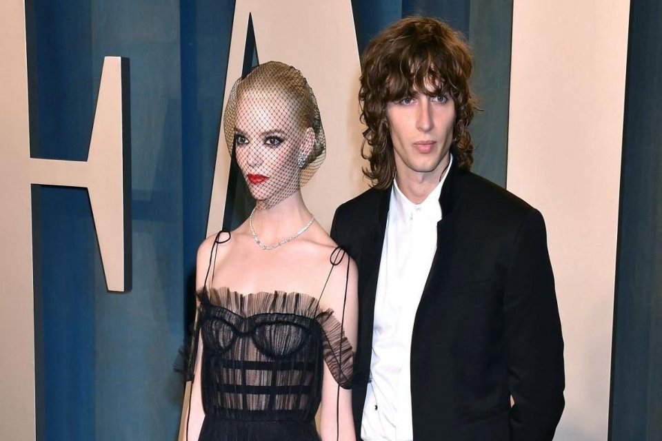 Queen's Gambit ve Peaky Blinders dizilerinin 26 yaşındaki yıldızı Anya