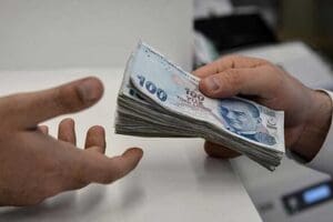 Asgari &uuml;crete yapılan y&uuml;zde 50'lik zam ve memurlara ek zam