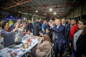 İzmir B&uuml;y&uuml;kşehir Belediyesi, dayanışma geleneğini kutsal Ramazan ayı s&uuml;resince kurduğu