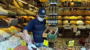 Ramazanda sofraların vazge&ccedil;ilmez lezzetlerinden olan hurmanın satışları arttı. Beslenme uzmanları,
