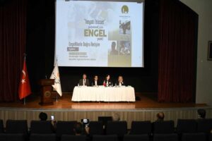 Karabağlar Belediyesi'nde Engelliler Haftası kapsamında kurum i&ccedil;i eğitim ger&ccedil;ekleştirildi. Karabağlar