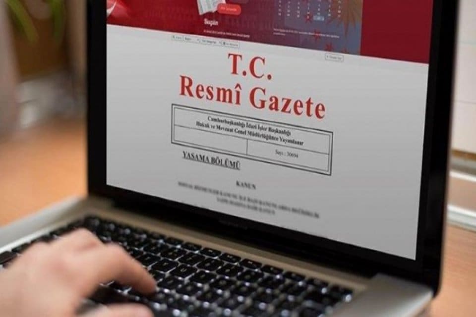 AYM, Engelsiz T&uuml;rkiye Partisi ile B&uuml;y&uuml;k T&uuml;rkiye Partisi'nin kongre s&uuml;re&ccedil;lerine