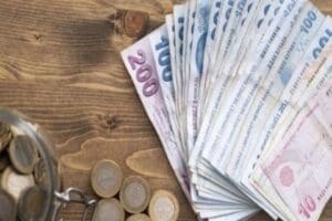 En d&uuml;ş&uuml;k emekli maaşının 7 bin 500 liraya, bayram ikramiyesinin