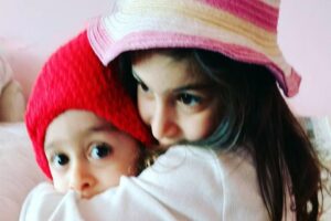 İZMİR'de restoranda yemek yedikten sonra rahatsızlanan &ccedil;ocuklarından Ece Elisa Mercankaya'yı