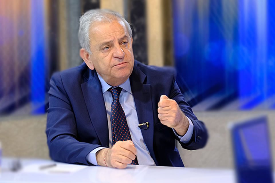 Cumhuriyet Halk Partisi PM &Uuml;yesi ve İzmir Milletvekili Adayı Rıfat