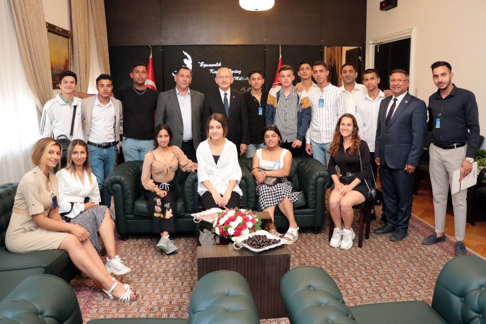 İzmir’in Karşıyaka ilçesinden gelen Roman Toplumu Gençlik Eğitim Ve Kalkınma